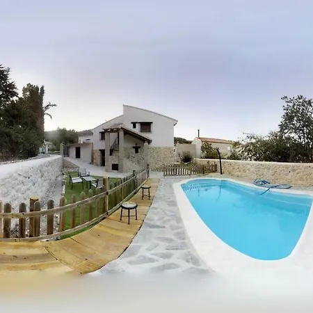 Farm stay La Pariera Espacio Rural El Cerezo